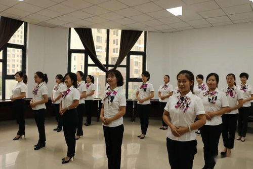 以培代訓 以訓促學 蘭花物業(yè)全方位提升青工服務禮儀綜合能力